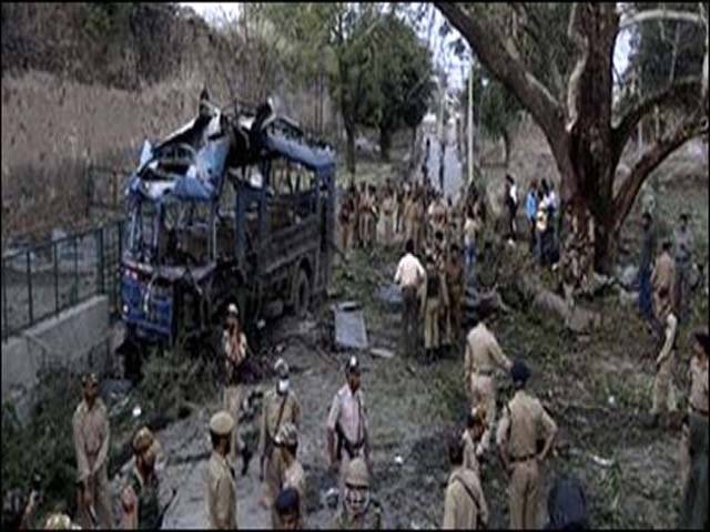 Three Indian cops killed, 9 hurt in Srinagar blast