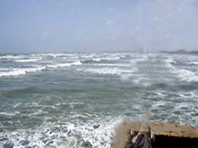 Cyclone Phet to hit Karachi coast this evening