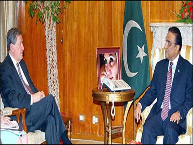 Zardari hails US aid; wants CSF dues