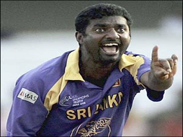 Muralitharan announces retirement from Tests