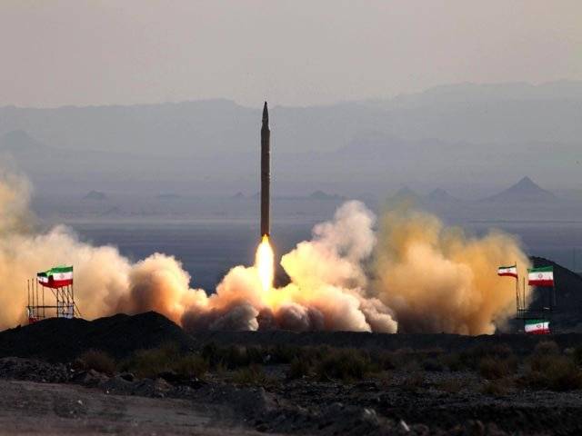 Iran test fires surface-to-surface missile