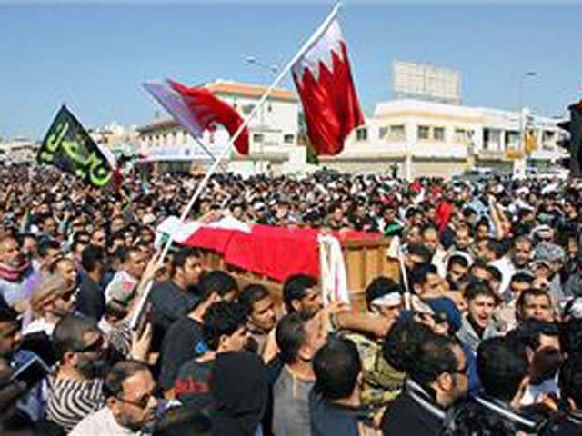 Bahrain protests in Manama's Pearl Square overrun