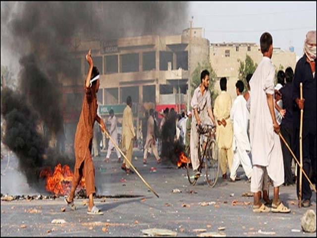Karachi violence continues as death toll touches 90