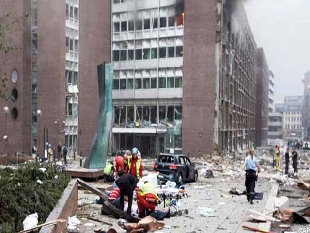 Bomb rocks govt HQ in Oslo; 2 dead