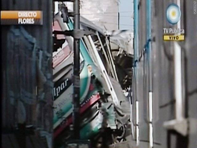 7 killed, at least 150 hurt in Argentina bus-train wreck