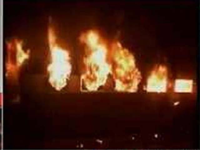 India: Two coaches of Doon Express catch fire, 7 killed