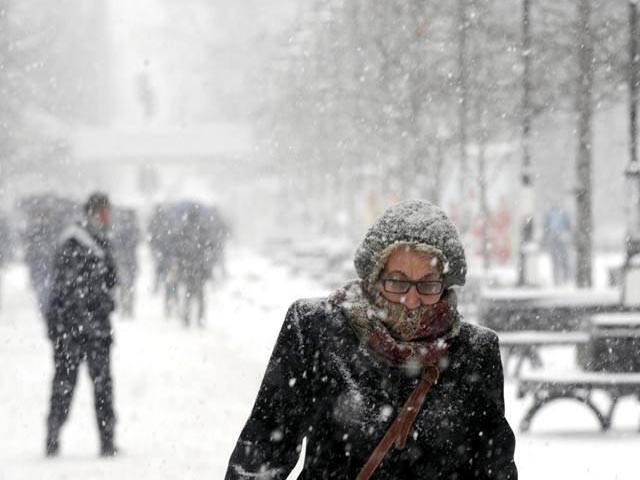 50,000 people remain stranded in snowbound Serbian villages