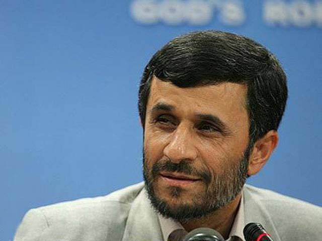 Ahmadinejad arrives in Islamabad
