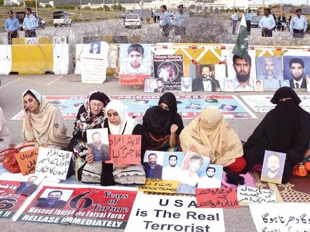 Nawaz visits missing persons' camps in Islamabad