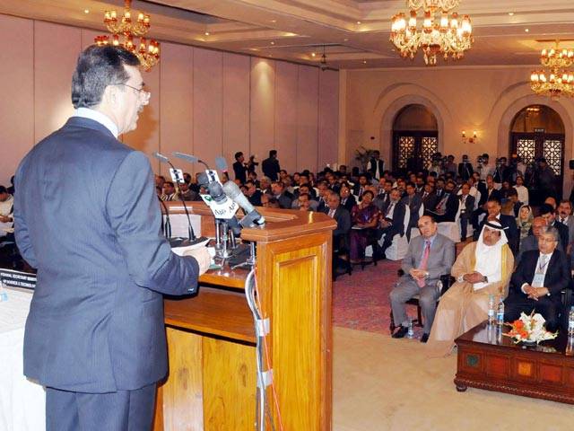 PM rejects early poll demands