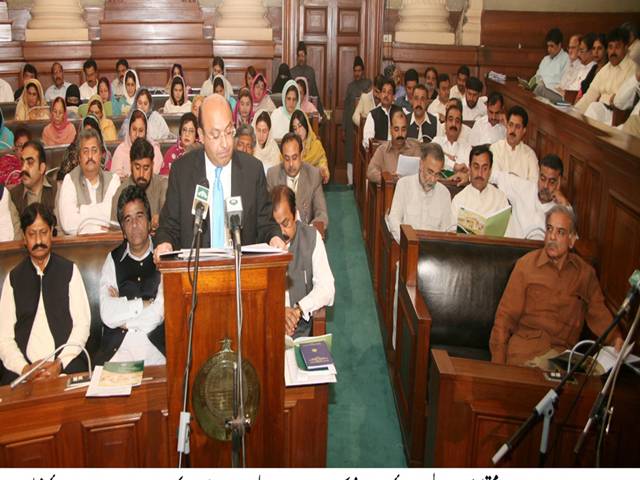 Punjab 2012-13 budget worth Rs 782 billion presented