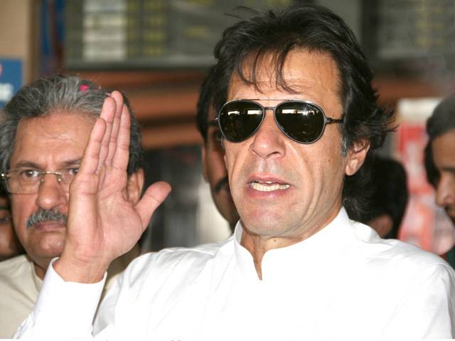 I take oath on Quran I never received a penny from Malik Riaz: Imran