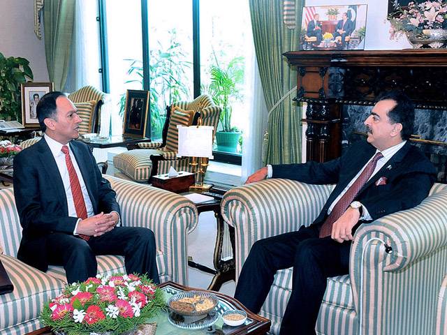 SBP Governor briefs PM on state of economy