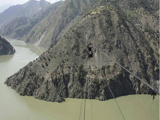 Eight drowned into Indus River