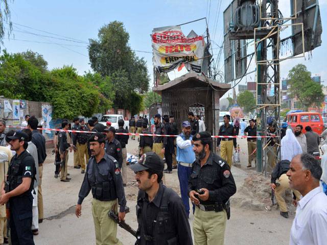 Suicide bomber kills eight in Peshawar: police