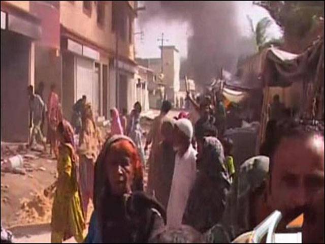 Karachi land mafia groups' clash leaves six shops, one car torched
