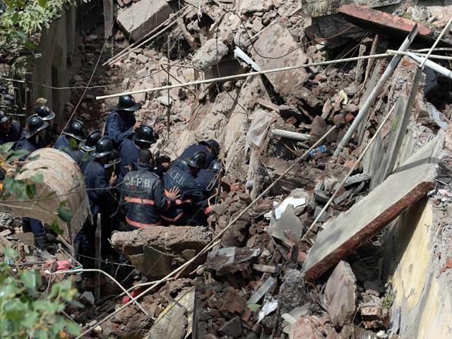Five dead, dozens feared trapped in Mumbai building collapse