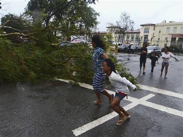 Super typhoon Haiyan slams into Philippines, at least three dead