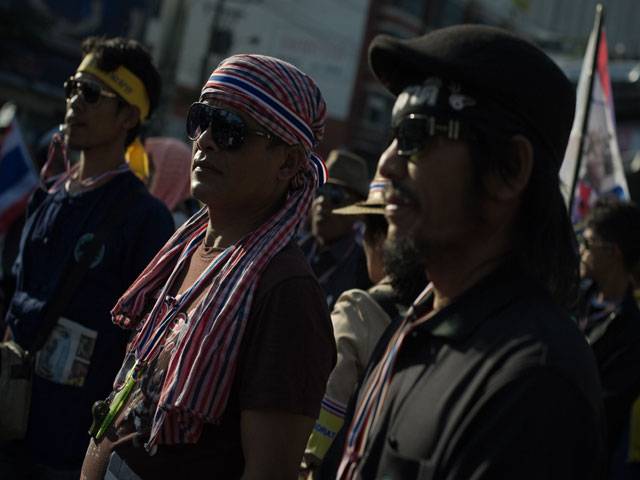 No resistance as crowds of protesters occupy Thai capital