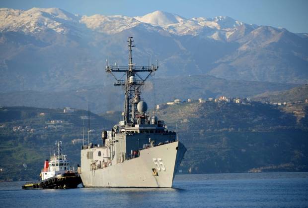 Pakistani crew members of the hijacked ship MT Morning Glory will return on Monday 