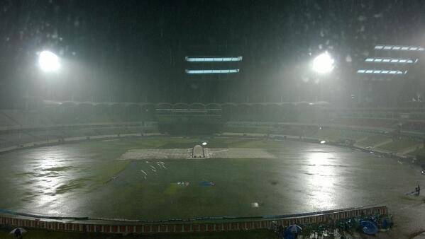 Rain and hail halt World Twenty20 semi-final