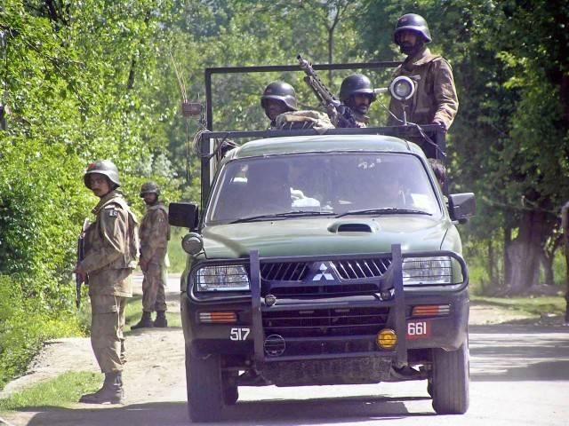 Millitants kill an army officer in Peshawar