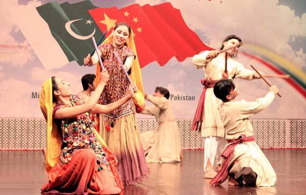 100 Pakistani youngsters visit China to improve ties