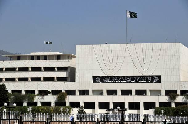 Pakistan\'s parliament to become solar-powered
