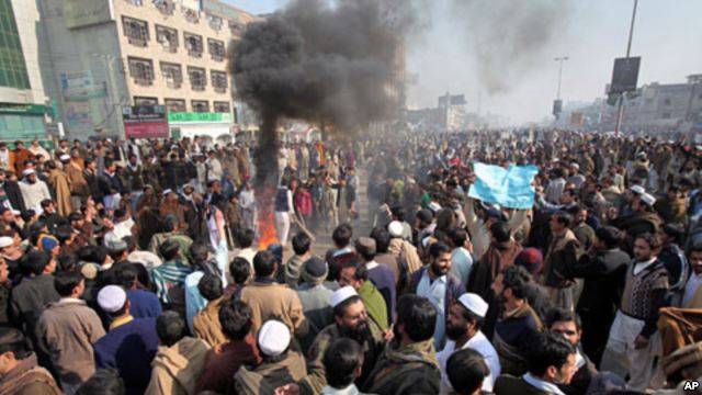 Gas shortage triggers protest in Faisalabad