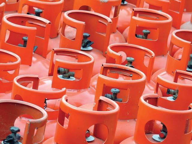 LPG price reduced by Rs15/kg