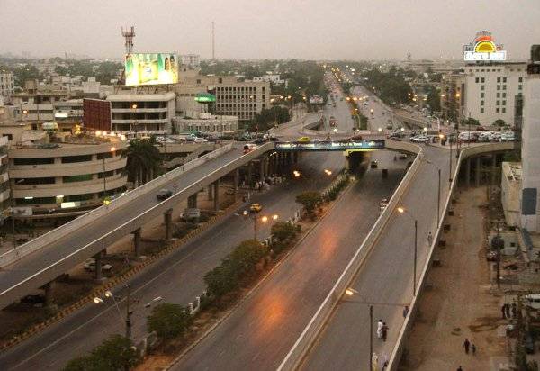 Shahra-e-Faisal will be beautified: Karachi Commissioner