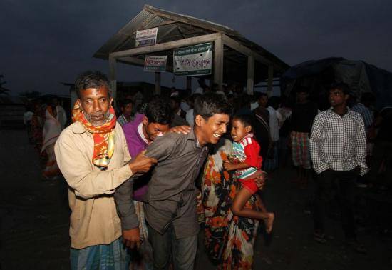 India: Victims of Assam\'s ethnic massacre burried 