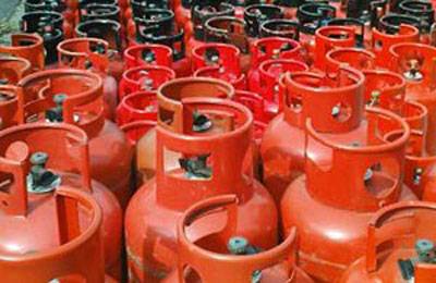 Faisalabad: Two injured as LPG cylinder shop catches fire 