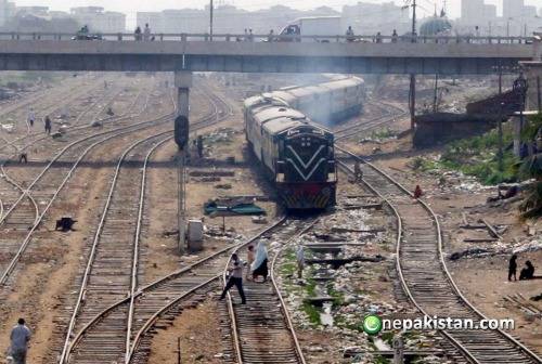 Nawabshah: Woman killed in a train accident 