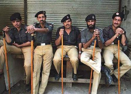 Five Policemen dismissed for attending phone calls