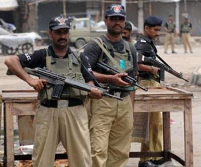 Karachi: Policeman among two killed 