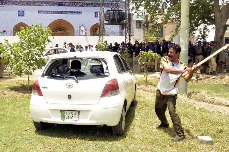 Gullu Butt attacked outside local course