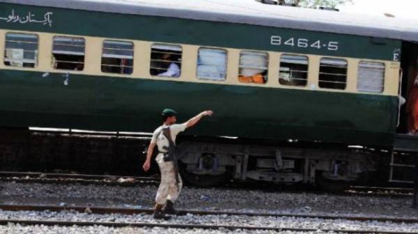 Rajanpur: Bomb defused near railway track 