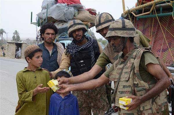 Army distributes food assistance among IDPs