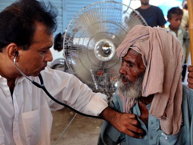 Doctors from Karachi leave to serve IDPs