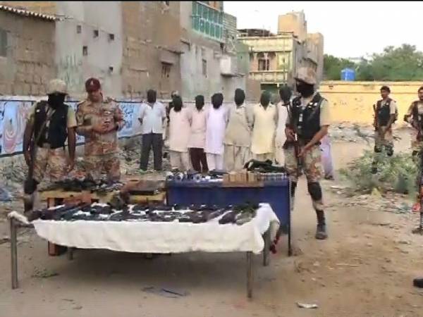 Rangers arrest 12 suspects from Karachi