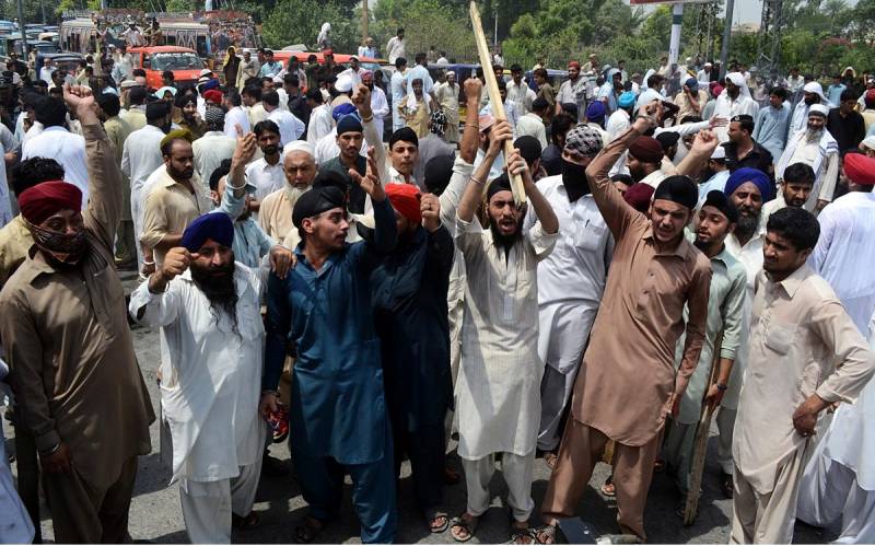 Sikh trader shot dead in Peshawar, minorities’ stage protest