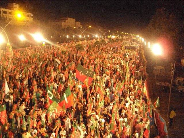 Islamabad: PTI and PAT marches create a mess for residents 