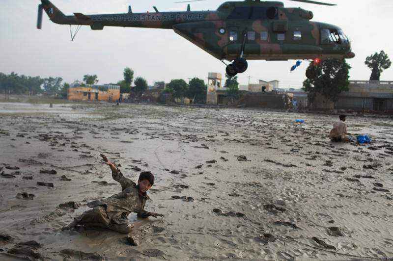 Pakistan Air Force continues rescue operation in flood affected areas