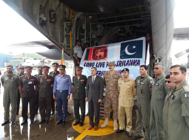 Pakistan Army gifts relief stocks for Sri Lankan landslide victims