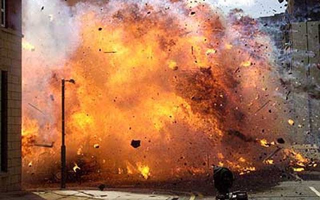 Peshawar: Blast targets security forces 