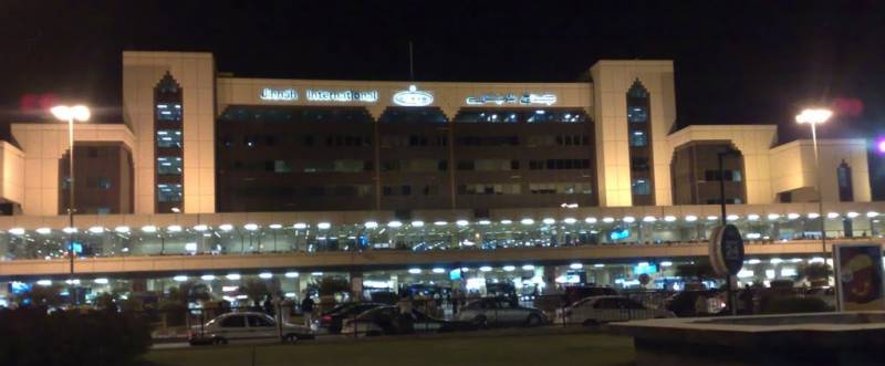 Health officials hold suspected Ebola patient at Karachi airport