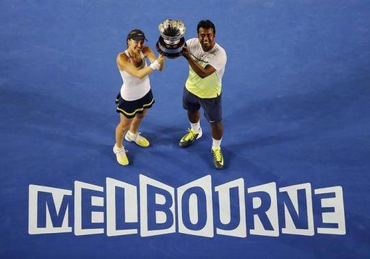  Hingis and Paes win Australian Open mixed doubles 