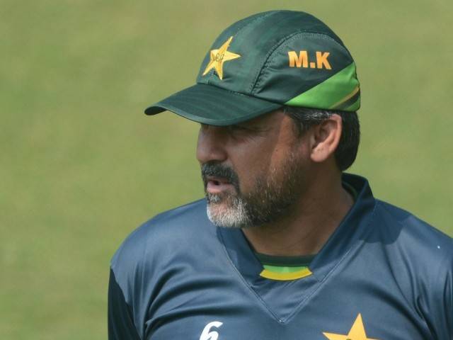 Moin Khan apologizes over casino visit