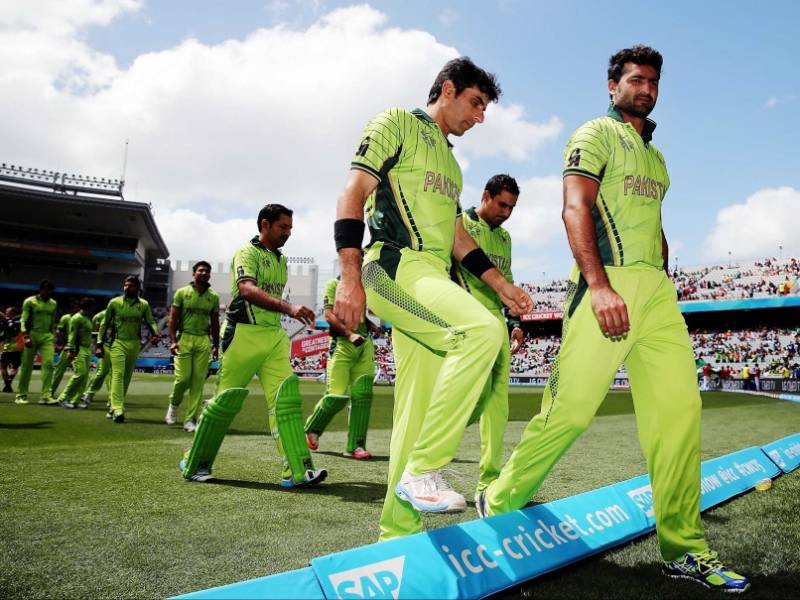 Ireland bat against Pakistan in crunch match